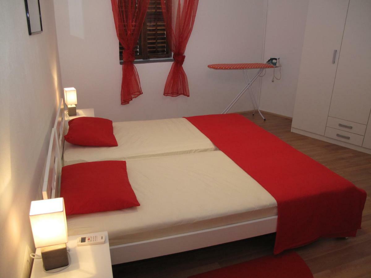 Illy City Centre Apartment Sibenik Luaran gambar